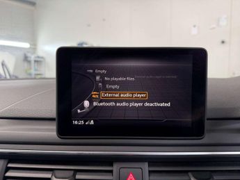 AUDI A4 2.0 A4 Black Edition 35 TFSI Semi-Auto 4dr