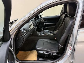 BMW 3 Series 2.0 320d Luxury Auto 4dr