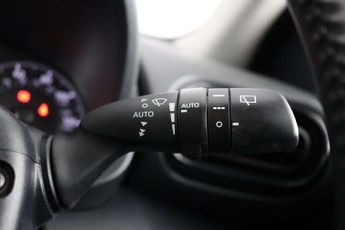 Toyota Yaris 1.5 VVT-h Icon Hatchback 5dr Petrol Hybrid E-CVT Euro 6 (s/s) (1