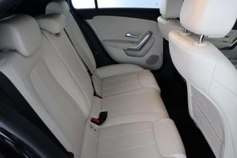 Mercedes-Benz A Class 2.0 A200d Sport (Executive) Hatchback 5dr Diesel 8G-DCT Euro 6 (