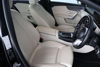 Mercedes-Benz A Class 2.0 A200d Sport (Executive) Hatchback 5dr Diesel 8G-DCT Euro 6 (