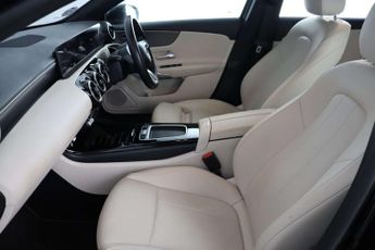 Mercedes-Benz A Class 2.0 A200d Sport (Executive) Hatchback 5dr Diesel 8G-DCT Euro 6 (