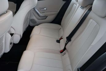 Mercedes-Benz A Class 2.0 A200d Sport (Executive) Hatchback 5dr Diesel 8G-DCT Euro 6 (