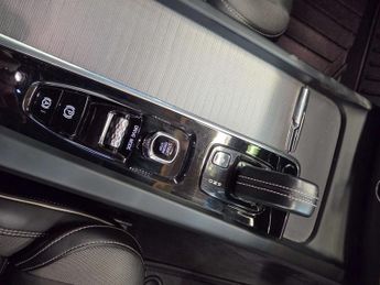 VOLVO XC60 2.0 XC60 R-Design Pro T8 Recharge AWD Auto 4WD 5dr