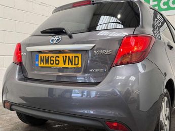 Toyota Yaris 1.5 VVT-h Icon Hatchback 5dr Petrol Hybrid E-CVT Euro 6 (101 ps)