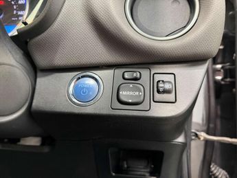 Toyota Yaris 1.5 VVT-h Icon Hatchback 5dr Petrol Hybrid E-CVT Euro 6 (101 ps)
