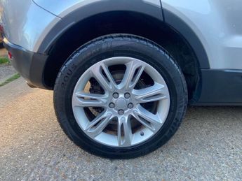 Land Rover Range Rover Evoque 2.0 TD4 SE Tech SUV 5dr Diesel Auto 4WD Euro 6 (s/s) (180 ps)