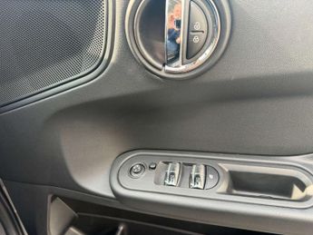 MINI COUNTRYMAN 1.5 Countryman Cooper Classic Auto 5dr