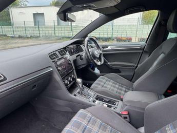 VOLKSWAGEN GOLF 1.4 Golf GTE Advance Semi-Automatic 5dr - NATIONAL DELIVERY*