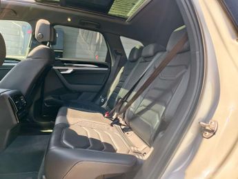 Volkswagen TOUAREG 3.0 Touareg V6 Black Edition TDI Auto 4WD 5dr