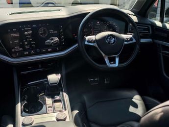 Volkswagen TOUAREG 3.0 Touareg V6 Black Edition TDI Auto 4WD 5dr
