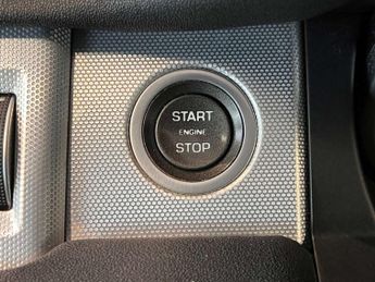 Land Rover Range Rover Evoque 2.0 TD4 SE Tech SUV 5dr Diesel Auto 4WD Euro 6 (s/s) (180 ps)