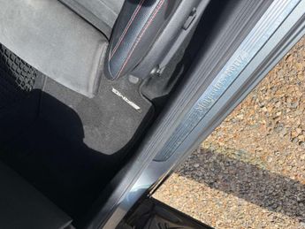 Mercedes-Benz C-CLASS 2.0 C 200 AMG Line Auto 2dr