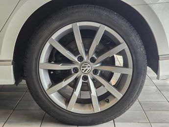 Volkswagen PASSAT 2.0 Passat R-Line TDI BlueMotion Technology Semi-Auto 4dr