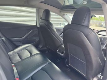 TESLA MODEL 3 Model 3 Standard Range + 4dr