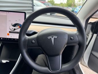 TESLA MODEL 3 Model 3 Standard Range + 4dr