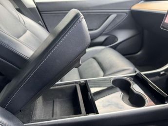 TESLA MODEL 3 Model 3 Standard Range + 4dr