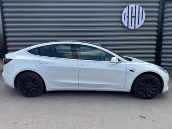 TESLA MODEL 3 Model 3 Standard Range + 4dr