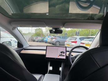 TESLA MODEL 3 Model 3 Standard Range + 4dr