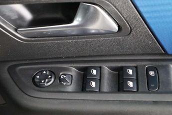 Citroen e-C4 50kWh Shine Hatchback 5dr Electric Auto (136 ps)