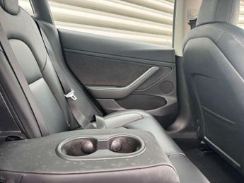 TESLA MODEL 3 Model 3 Standard Range + 4dr