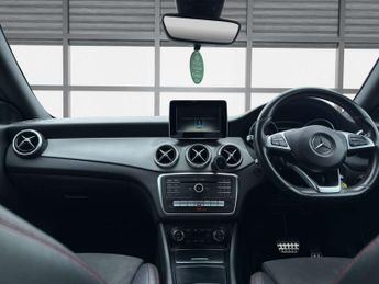 Mercedes-Benz CLA 2.1 CLA200d AMG Line Coupe 4dr Diesel 7G-DCT Euro 6 (s/s) (136 p