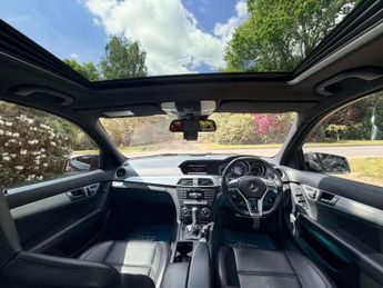 MERCEDES-BENZ C-CLASS 6.2 C63 AMG Auto 4dr