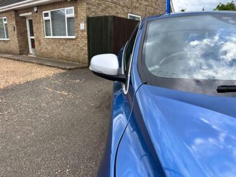 VOLVO V40 1.5 V40 R-Design Pro T2 Auto 5dr