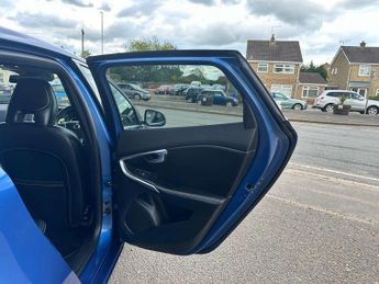 VOLVO V40 1.5 V40 R-Design Pro T2 Auto 5dr