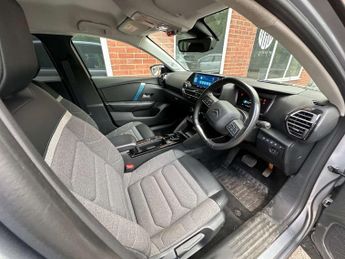 CITROEN C4 e-C4 Shine 5dr