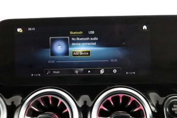 Mercedes-Benz GLA 1.3 GLA200 AMG Line (Premium) SUV 5dr Petrol 7G-DCT Euro 6 (s/s)