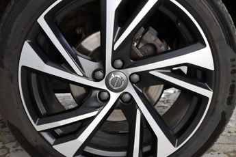 Volvo XC40 2.0 D4 R-Design Pro SUV 5dr Diesel Auto AWD Euro 6 (s/s) (190 ps