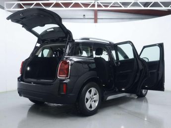 MINI COUNTRYMAN 1.5 Cooper Classic SUV 5dr Petrol Steptronic Euro 6 (s/s) (136 p