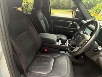 LAND ROVER DEFENDER 3.0 Defender X-Dynamic S D MHEV Auto 4WD 5dr