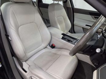 JAGUAR XF 2.0 XF Prestige i Auto 4dr