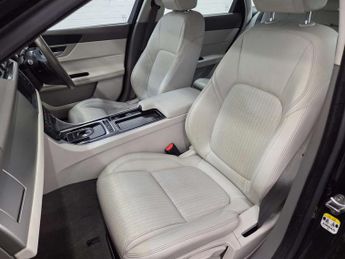 JAGUAR XF 2.0 XF Prestige i Auto 4dr