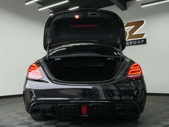 Mercedes-Benz C-CLASS 2.1 C220 D AMG Line Auto 4dr
