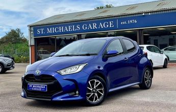 Toyota Yaris 1.5 Yaris Design HEV CVT 5dr