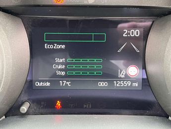 TOYOTA YARIS 1.5 Yaris Design HEV CVT 5dr