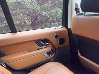 LAND ROVER RANGE ROVER 3.0 Range Rover Autobiography TDV6 Auto 4WD 5dr