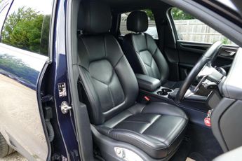 Porsche MACAN 3.0 Macan S D Semi-Auto 4WD 5dr