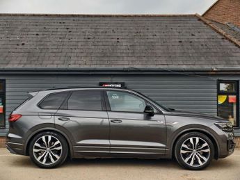 Volkswagen TOUAREG 3.0 Touareg V6 Black Edition TDI Auto 4WD 5dr