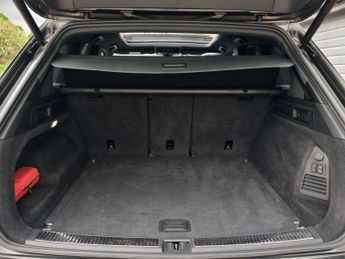 Volkswagen TOUAREG 3.0 Touareg V6 Black Edition TDI Auto 4WD 5dr