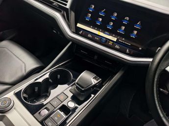 Volkswagen TOUAREG 3.0 Touareg V6 Black Edition TDI Auto 4WD 5dr