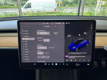 TESLA MODEL 3 Model 3 Long Range AWD 4WD 4dr