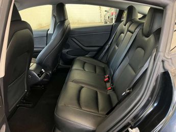 TESLA MODEL 3 Model 3 Long Range AWD 4WD 4dr