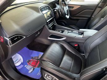 Jaguar F-PACE 3.0 F-PACE V6 S AWD D Auto 4WD 5dr