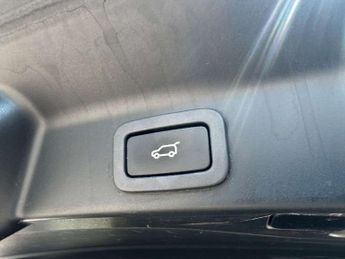 Jaguar F-PACE 3.0 F-PACE V6 S AWD D Auto 4WD 5dr