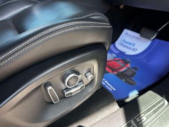 Jaguar F-PACE 3.0 F-PACE V6 S AWD D Auto 4WD 5dr