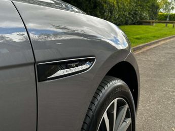 Jaguar F-PACE 2.0 F-PACE Chequered Flag AWD D Auto 4WD 5dr